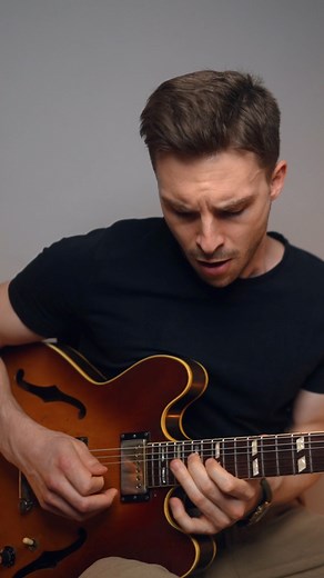 Here’s a performance from an older video where I explored ‘outside’ phrases using triads from the Whole-Half Diminished scale ⏳🔄 #jazz #guitarplayer #guitarist #musician #jazzdaily #jazzlicks #guitardaily #guitaroftheday #guitarlesson #guitarlife #gibson #guitarlicks #lickoftheday #musiclesson #jazzlife #guitarlove | Robbie Barnby