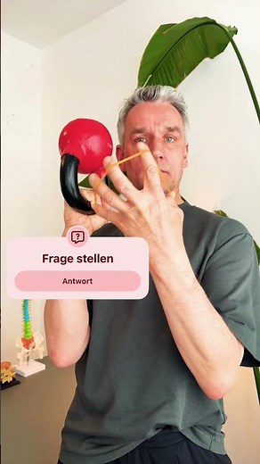 Das schmerzt! Kraftübungen bei 🎾 Tennisarm #chiropraktik #chiropraktiker #kettlebell #