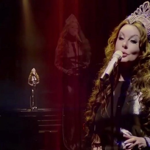 ‪@sarahbrightman‬ Celebrating Pluto Day with "Glosoli"!