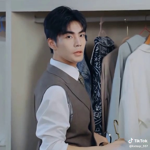 Navigating Tension: Understanding the Dynamics of Bromance and Player Ten