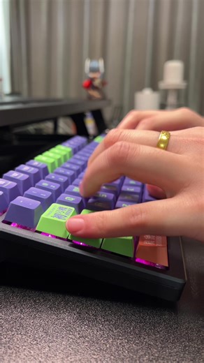 🎧 Put on your headphones and dive into the real sound of mechanical keyboard typing 🔊 Our #KeyboardJourney begins now! From the gentle taps to the satisfying speed, every press is a quest for perfection. ✨ Join us to feel the joy of each keystroke! 🎹 #TypingASMR #MechanicalKeyboard \t•\t#TypingASMR \t•\t#MechanicalKeyboard \t•\t#KeyboardSounds \t•\t#ImmersiveExperience \t•\t#KeyboardEnthusiast \t•\t#SpeedTypingChallenge \t•\t#KeyboardJourney \t•\t#OfficeGadgets \t•\t#KeyClicking \t•\t#TechLov