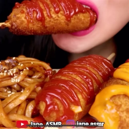 ellie ིྀ | ✧･ﾟ: © @jane.asmr *✧ 🧀 ༉‧₊🥯 𓍯 corndogs 🏷️ tags ࿐ #mukbang #mukbangvideo #mukbangshow #mukbangeatingshow #eatingshow #eatingvideo... | Instagram