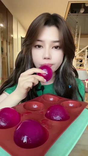 Asmr of ice #fyp #fypシ #iceeating #soud #asmr #relax #ice #icelover #eatingshow #mukbang #satisfyingvideo #satisfying #delicious #tiktok