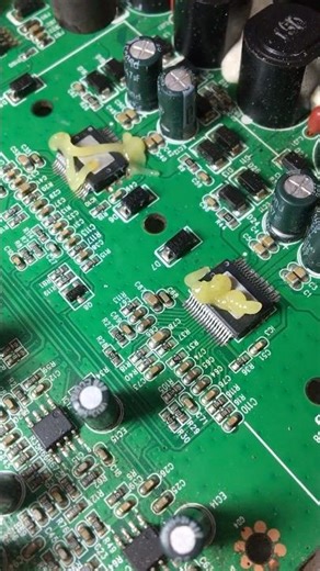 Sound System 🔊 | Removing Sound IC & Cleaning PCB 💪#DIY #shortsfeed #shortvideo #shorts #electronic