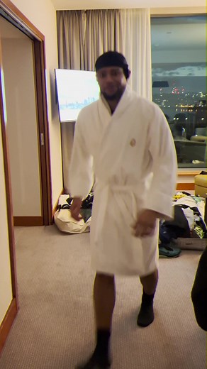 Jumping into the O2 Arena: A Tourist's Adventure