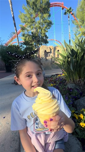 As many of you know, Hannah discovered she loved dole whip 🍍in Hawaii, and that trip holds such a special place in her heart. She still talks about it all the time because it is filled with so many happy and positive memories. Since then she has tried many different versions of Dole Whip, and while she has liked some of them, she always says, they don’t taste the same. Today, while we were at @sixflagsmagicmountain , a place we go often, we found a stand that sells it and Hannah got so excited!
