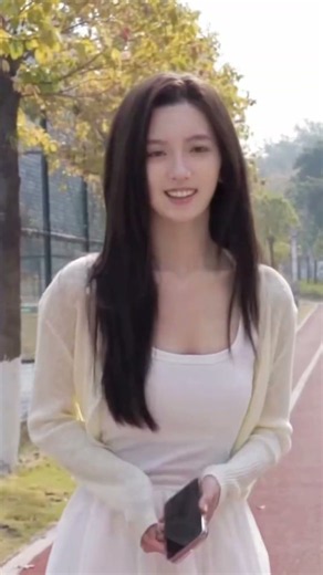 Nằm trên sân trường của bạn ngắm bầu trời đầy sao. #interactivemoviegame #campus