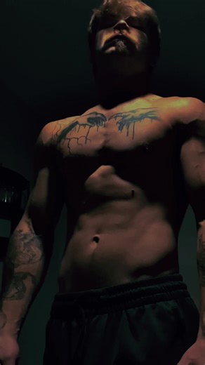 Achieving this requires dedicated conditioning and posing practice! #menphysique #bodybuilding #naturalbody #fyp #fitnessfyp