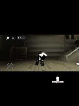 WHICH SLPIT DANCE EMOTE IS BETTER, SHENANIGANS OR SWAPSAKEN? #roblox