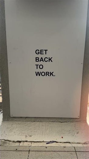 Funny “Get Back to Work” Moment 😂