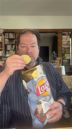 Bernhard Tries Lay’s Argentinian-Style Steak with Chimichurri Potato Chips