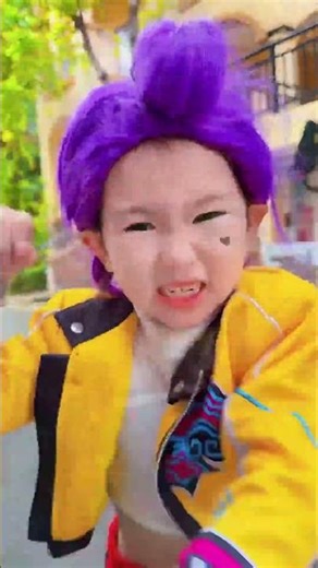 这是在比啥？#cosplay #funny