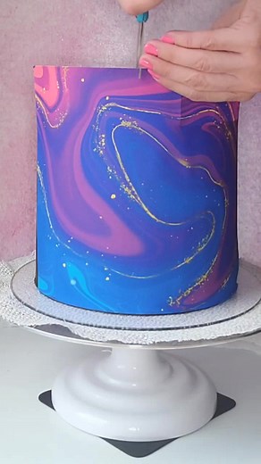 Mesmerizing Cake Decorating with Sugar Sheets for Holiday Treats