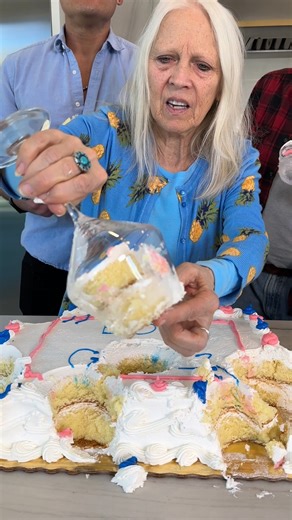 Yummy cake gender reveal😍 | Adley & Blake