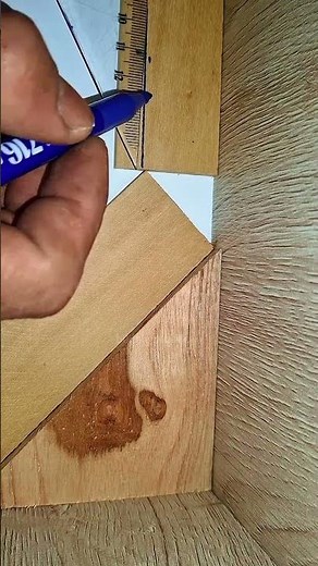 ​Simple Trick for Cutting PERFECT 45 Degree Miter Joints by Hand #shorts #wood #tipsandtricks