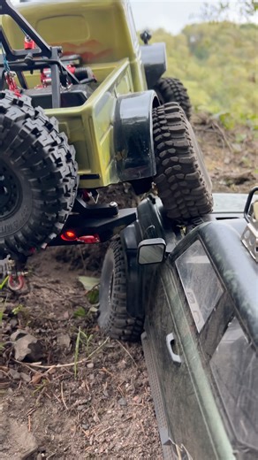 UN CRAWLER SALVA A OTRO 😱 RGT vs OBSTÁCULO IMPOSIBLE