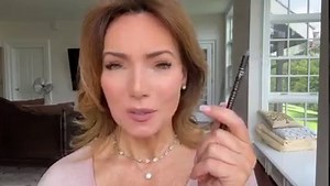 15K views · 362 reactions | My favorite lip liner is back!!! Find it here: bit.ly/The-LR-Collection | Lisa Robertson | Facebook