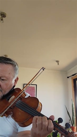 Violín, pequeño ejercicio en Mi b