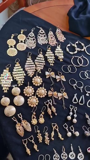 Exquisite Gold Jewelry Collection Showcase