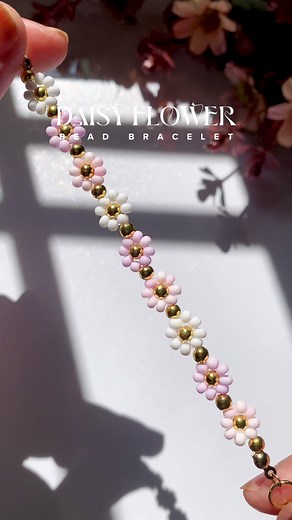 Pink Daisy Flower Bead Bracelet Tutorial