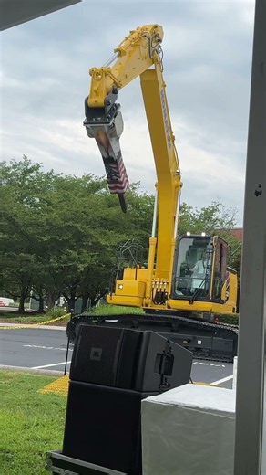 Komatsu PC220LC with Eagle Hammer Attachment