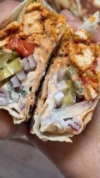 Shawarma au poulet .#shawarma #sandwich #shawarmalovers #streetfood #recettefacileetrapide