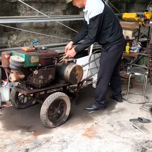 Restoring An Old 220v Generator That Was Rusty And Abandoned For Many Years | WT TH Woodworking