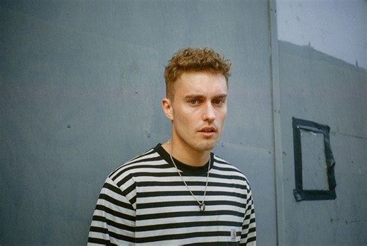 Watch Sam Fender cover Amy Winehouse song 'Back To Black'