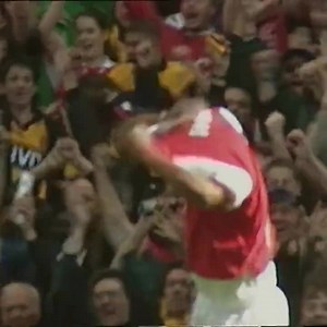 25 years ago today. One of my favourite ever Arsenal moments - Ian Wright becomes the club's all time record goalscorer. What a day this was at Highbury. | Charles Watts