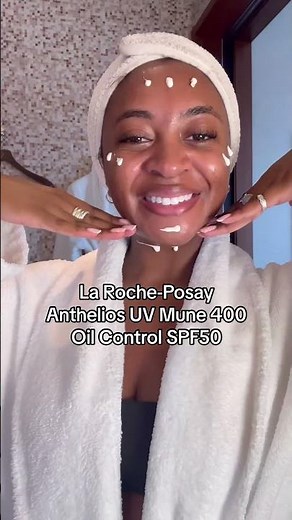 #ad not all spf is greasy! La Roche-Posay Anthelios UV Mune 400 Oil Control SPF50 was made with oily