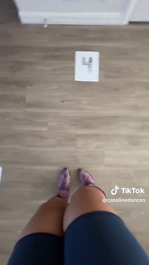 Good Time Line Dance, very beginner friendly but does have some turns you may need to get down before trying it at the bar! My boots are from Roper, click the link in my bio to get a pair and use my code “CASSIDY” for 25% off #fyp#goodtime#linedance#alanjackson#linedancing