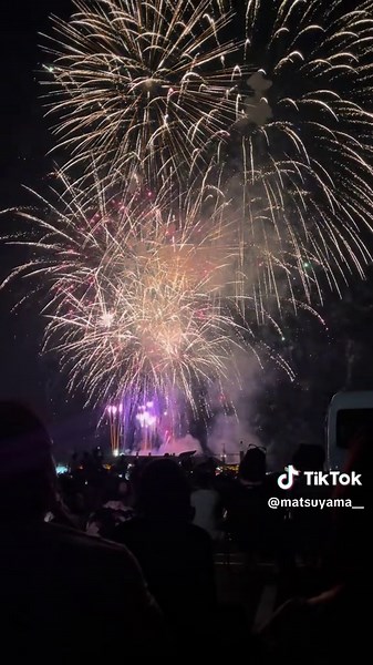 8月1日はいよいよ三津浜花火大会です🎇#花火 #松山