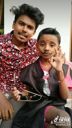 തള്ള് ആണേലും ഇത്രക്കും വേണ്ടരുന്നു😅😝 #repost 😓 #malayalamcomedy #callformalayalam #suraj #dileep #darmajan #1mauditionmalayalam #expressionking