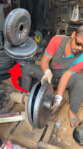 Agro Skills on Instagram: "Amazing Wheel Welding! 2 Pieces Turned Into One Wheel 😳🔥 #reels #viral #trendingvideo #technicalwork #welding #weldingart #amazing #viralpost"