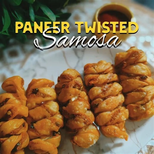 Paneer Wrapped Aloo Samosa | Crispy & Tasty Snack Recipe 😋 #trending #streetfood #indianfood #viral