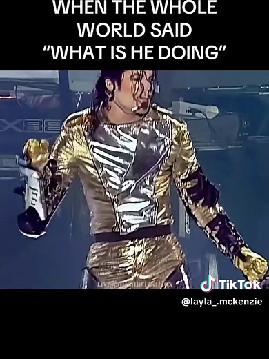 Michael Jackson's Groundbreaking Live Robot Performance