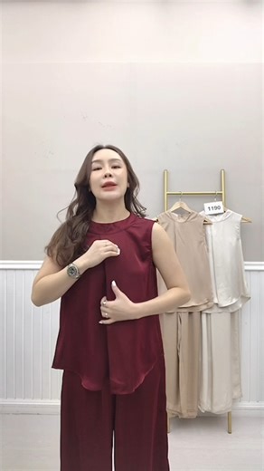 MD1190 MLW独家高级感优雅缎面套装 RM139 TOP-BUST:98CM WAIST:116CM LENGTH:62CM BOTTOM S SIZE-WAIST:66-76CM HIP:112CM LENGTH:102CM M SIZE-WAIST:70-80CM HIP:116CM LENGTH:104CM 適合S-L身材-FREE SIZE Color：安哥拉红 / 杏 / 卡 3色 www.mylittlewardrobe.my 优质缎面面料 · 腰付弹性 · 超舒适面料 高级面料 · 高级优雅 · 气质浪漫 通勤休闲都妥妥的散发气质 别致品味感 · 雅致中性 低调奢华 · 低调内敛 ·低藴有气质 必如手款 · MLW独家剪裁 · 气质与颜值满分 品质简约风格 职场OL日常穿搭风格 MLW STYLE #请截图INBOX询问或下单 #所有針織或毛料、麻料、棉麻商品中若有混入其他顏色的小點皆為正常 #不是瑕疵商品無法退換貨 #若無法接受請勿下單 #捷径视频区 https://www.facebook.com/mymlw/videos 喜歡的趕快到官网下單咯❤️ 數量有限�