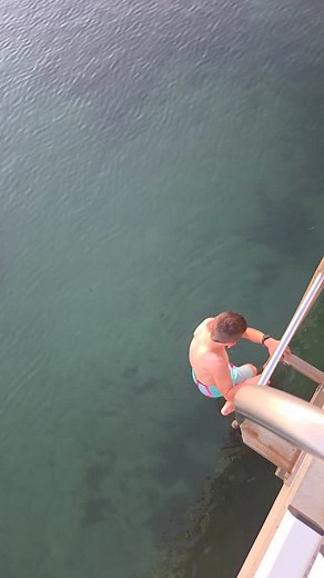 🎉 CANNONBALL! 💦 School holidays are HERE — have you planned some family time or totally forgotten? 👀 Today’s your LAST CHANCE to grab 50% OFF all July bookings! 😱 Stay a little or a while — there’s so much to do: 🐋 Whale watching cruises 🎣 Fishing charters & jetty fishing 🚴 Southern Rail Trail bike rides 🌊 Local beaches & foods 🏞️ Agnes Falls, Tara Bulga & Wilsons Prom hikes 💣 Army tank rides (yep, for real) Sunsets, adventure & time together — sounds like a plan. 📞 Call Lisa on 0428 