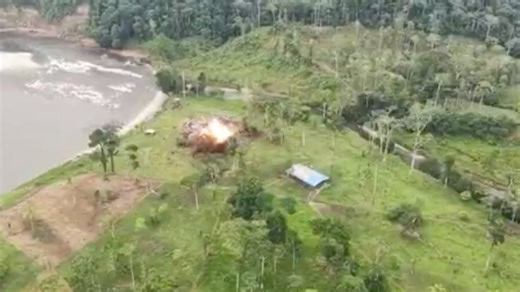 El Comando Sur de Estados Unidos atacó junto a Ecuador un campamento de las disidencias de las Farc: informes dicen que el impacto fue cerca de Colombia | NTN24.COM
