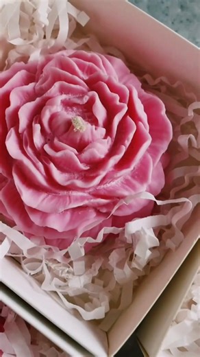 Gift ur special one💝💝🎁🎁 beautiful peony candle💕 #giftideas #candlemaking #ytshorts #viralshorts