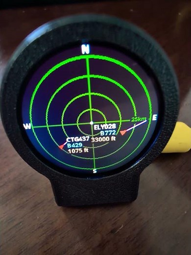 ​DIY ESP32 Flight Radar with OLED Display
