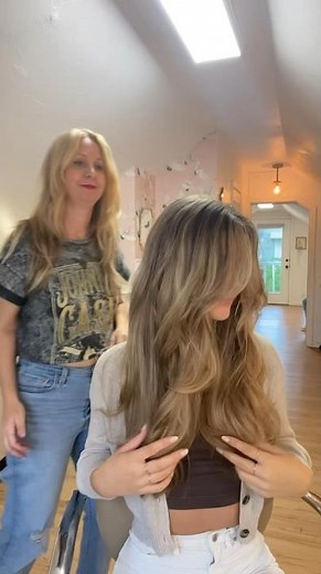 Come with me to get my hair done! 💇‍♀️ Julie’s IG @colorbyjulie #balayage #comewithme #layers ￼￼