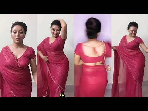 Hot desi aunty dancing in red saree 🌝