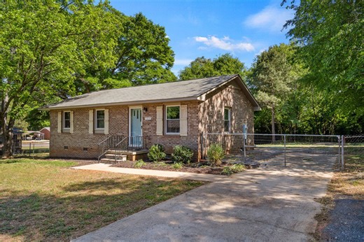 200 E Pinedale Road, Anderson, 29626, 20300208, Pine Forest Sub