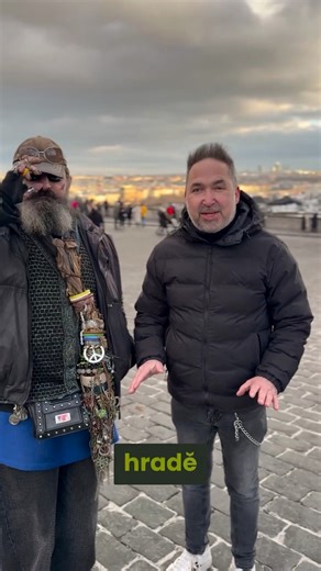 Pražský hrad. Turisti. A pod tím… věci, o kterých se nemluví. Ukážeme ti Prahu, kterou v průvodci nenajdeš. Sexbyznys, temný příběhy, místa, kolem kterých denně chodíš – a netušíš nic. Tohle není klasická prohlídka. https://karim-z-podsveti2.reservio.com/booking | Podsvětí Prahy