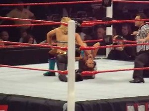 Beth Pheonix vs Layla No Way Out 2012