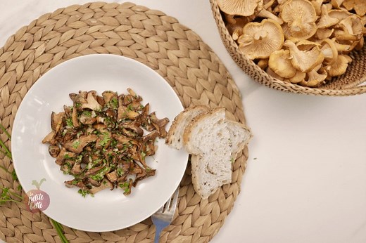Champignons en persillade, sauté de champignon facile et rapide. • La petite bette