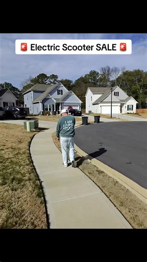 He pushed me off the scooter? #scooter #electricscooter #chirstmasgifts #kidsgifts #cheapscooter