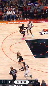 The POINTGAWD showed up and out in the @LVAces Game 4 win to take the crown as 2025 WNBA CHAMPS 🤩 18 PTS | 4 REB | 4 AST | 4 3PM Chelsea Gray is now the ONLY active player with 4 WNBA titles! WNBA Finals | @youtubetv | WNBA