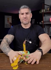 48K views · 398 reactions | If you’re over the age of 40 here’s six 헕헥헨헧헔헟 truths that are going to make your life incredible ♥️⁣ ⁣ Which one is your favourite? ⁣ ⁣  Comment below and let me know ⁣ ⁣ #hardstuffeasylife⁣ #jayalderton⁣ #fitatforty | Jamie Alderton | Facebook